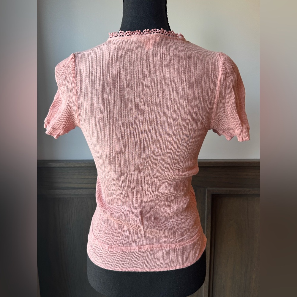 E&M Elegant Pink Button-Detail Women's Blouse medium - Picture 4 of 7